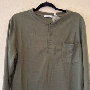 NWT Men's Green thermal Henley Shirt